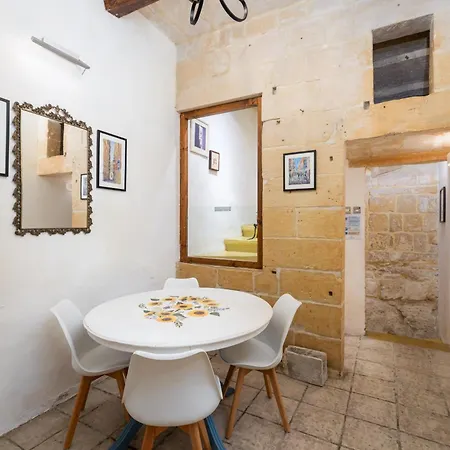 Traditional 1br Maltese Maisonette Near Grand Harbour Area