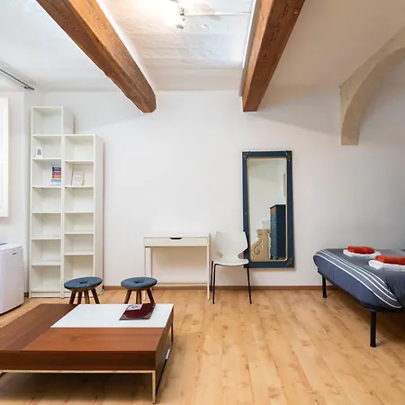Traditional 1br Maltese Maisonette Near Grand Harbour Area