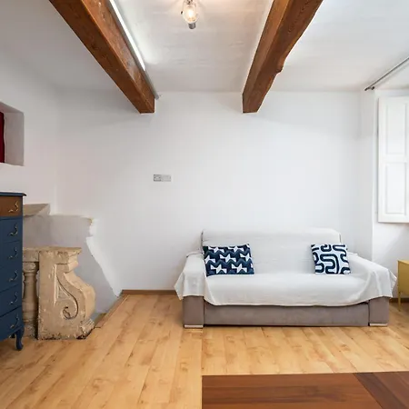 Traditional 1br Maltese Maisonette Near Grand Harbour Area * فاليتا