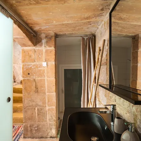 شقة Traditional 1br Maltese Maisonette Near Grand Harbour Area فاليتا