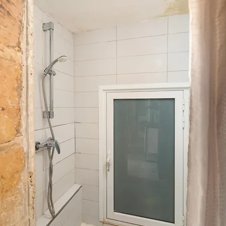 شقة Traditional 1br Maltese Maisonette Near Grand Harbour Area