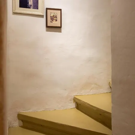 Traditional 1br Maltese Maisonette Near Grand Harbour Area شقة فاليتا